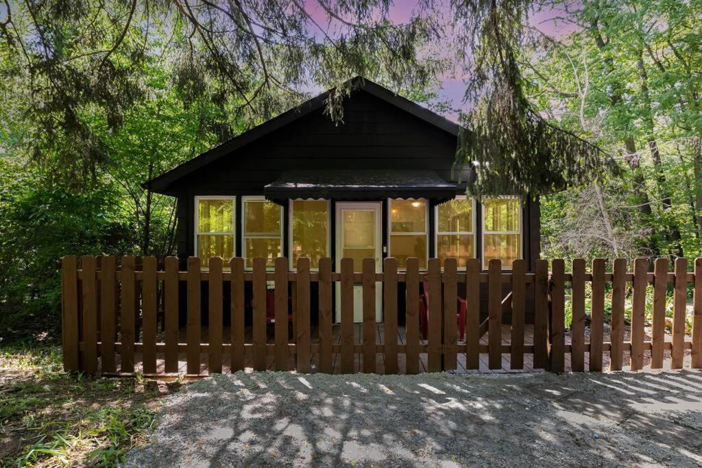 Black Cabin Getaway In Woods I Valpo Valparaiso Exterior foto