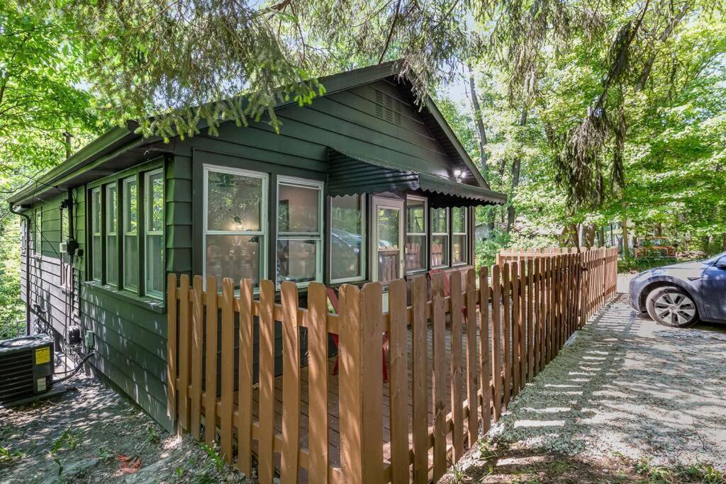 Black Cabin Getaway In Woods I Valpo Valparaiso Exterior foto